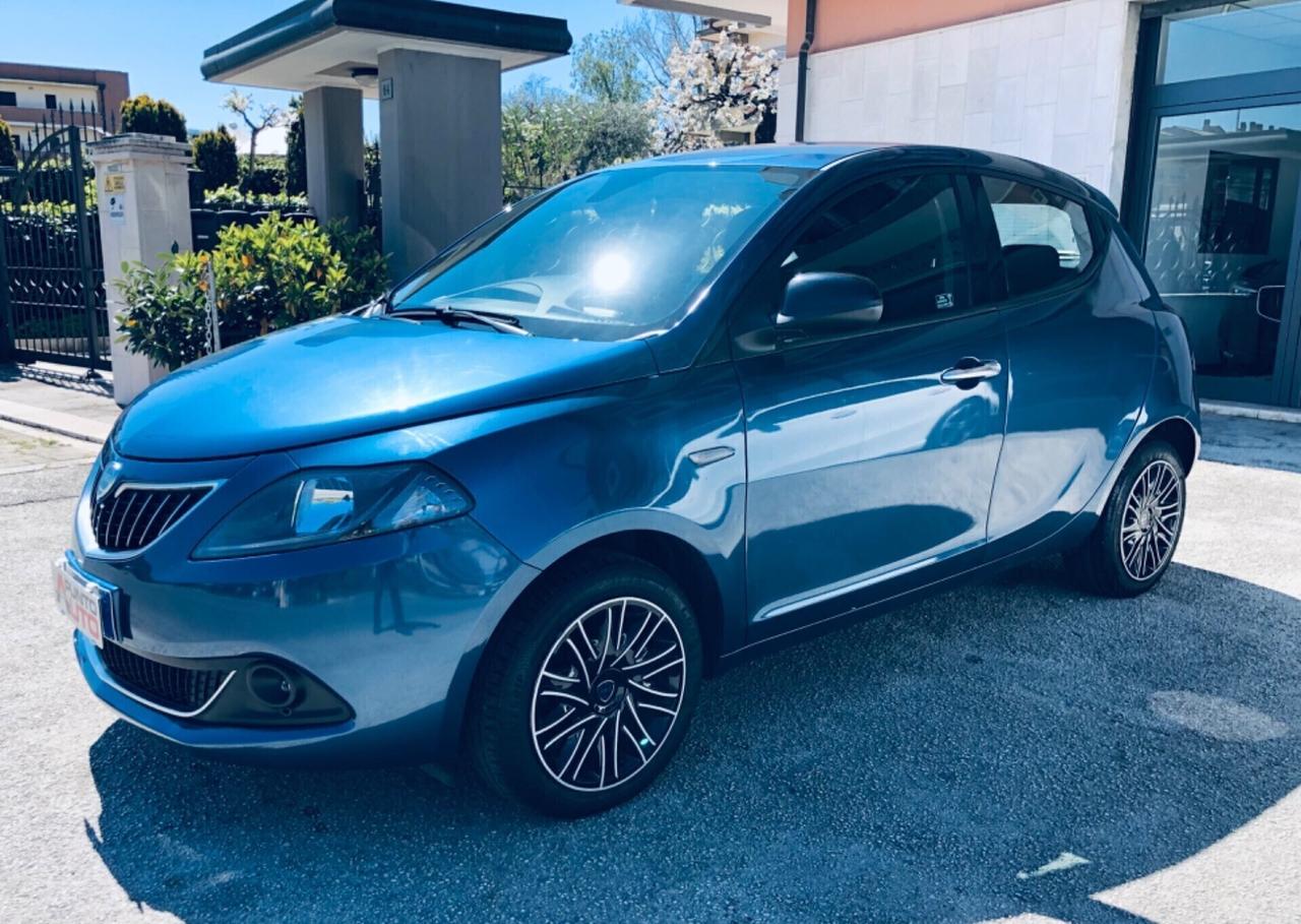 Lancia Ypsilon 1.0 5 porte S&S Hybrid Gold CARPLAY
