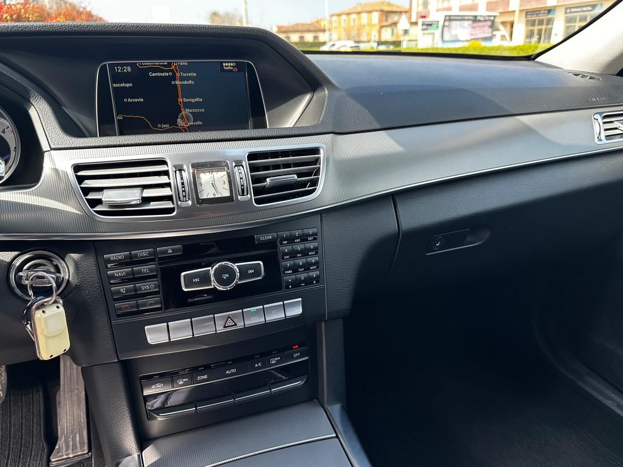 Mercedes-benz E 250 4Matic Automatic Premium