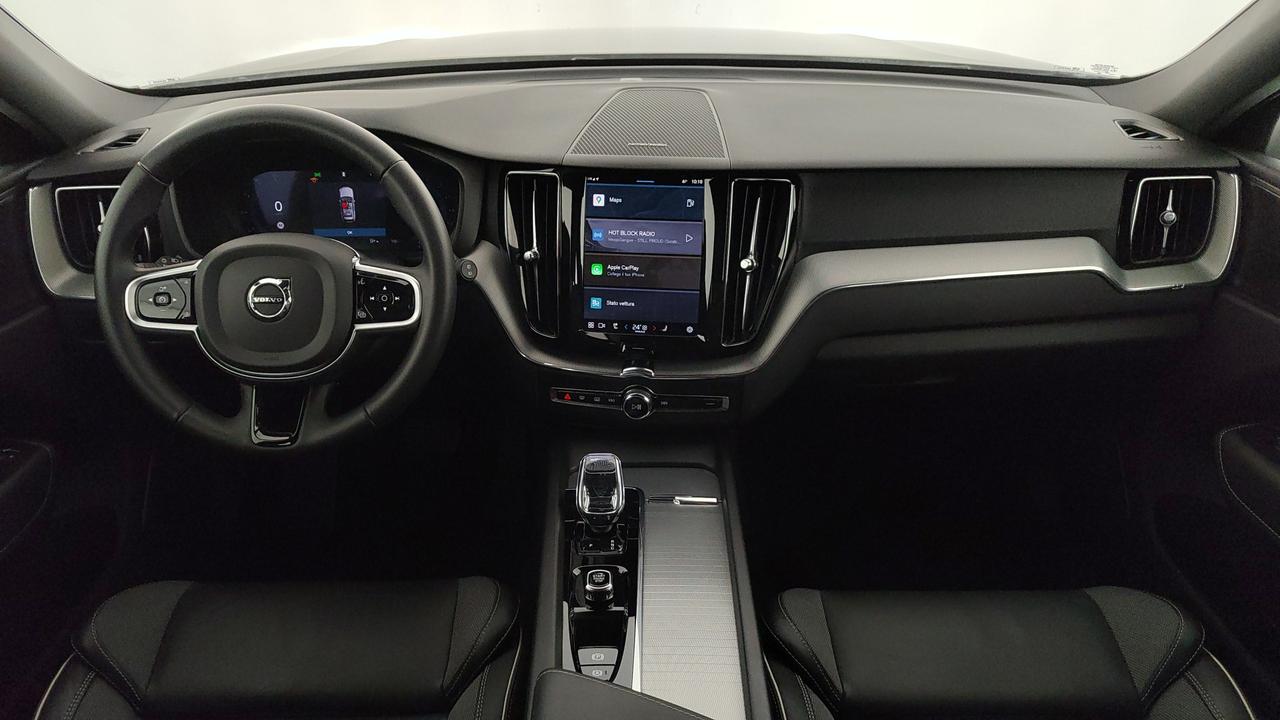 VOLVO XC60 2.0 b5 Plus Dark awd auto