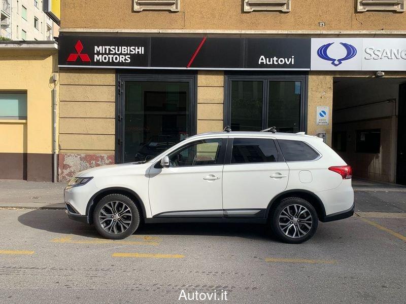 Mitsubishi Outlander Outlander 2.2 DI-D 4WD Instyle Plus SDA 7 posti (PROMO)