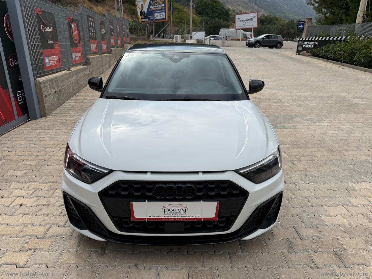 AUDI A1 SPB 30 TFSI Identity Black / S line edition