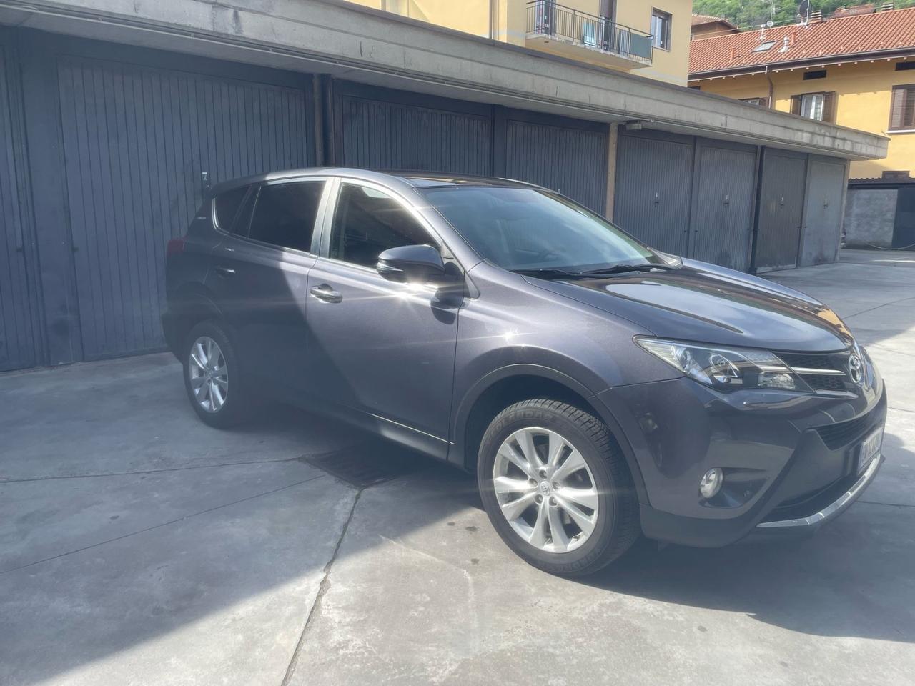 Toyota RAV 4 RAV4 2.2 D-4D 4WD Lounge