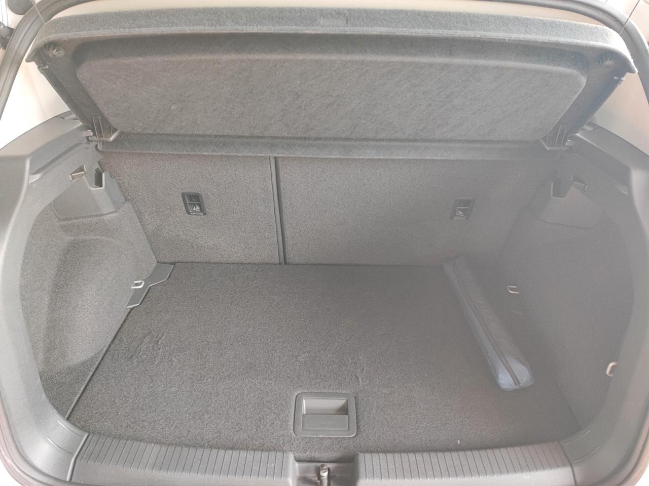 Volkswagen T-Cross 1.6 TDI DSG SCR Style BMT