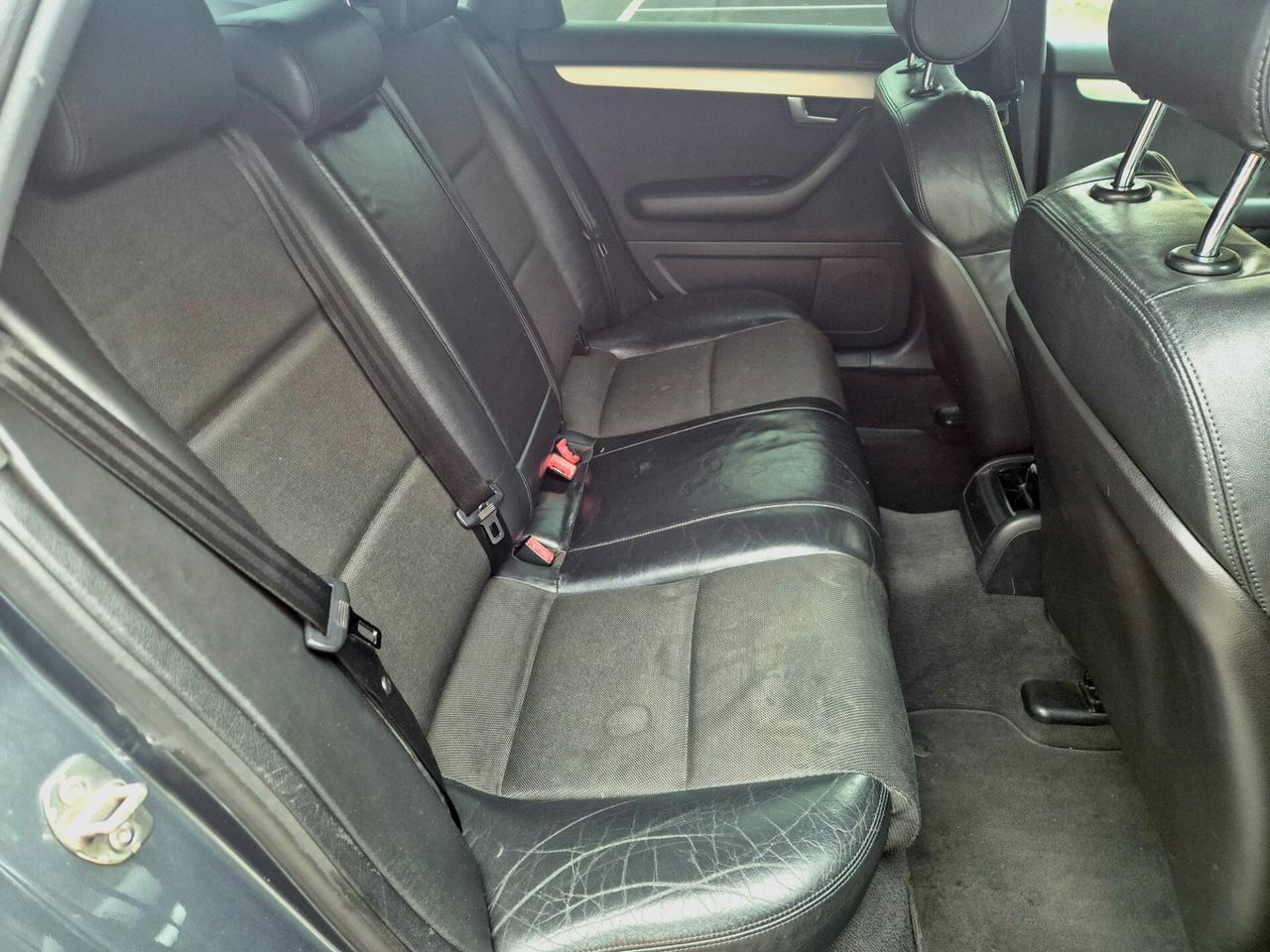 Audi A4 2.0 16V TDI S-Line