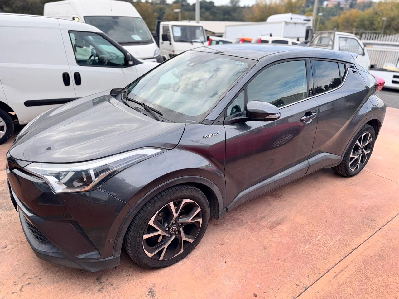Toyota C-HR CHR 1.8 Hybrid E-CVT