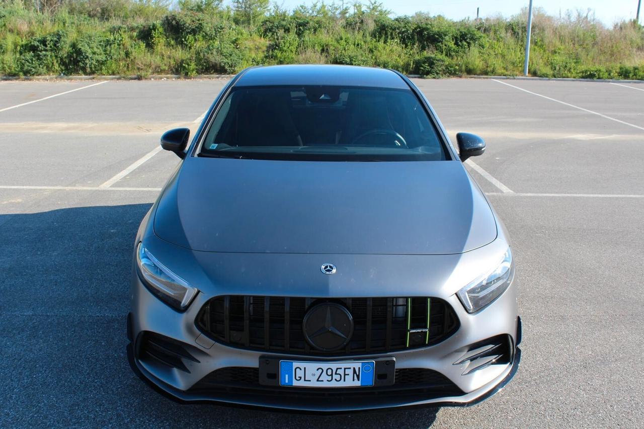 Mercedes-benz A 35 AMG grigio Magno