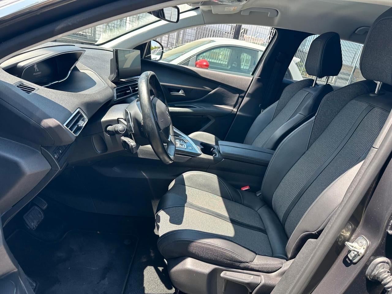 Peugeot 3008 BlueHDi 1.5HDI 130CV Allure 2022 IMPECCABILE
