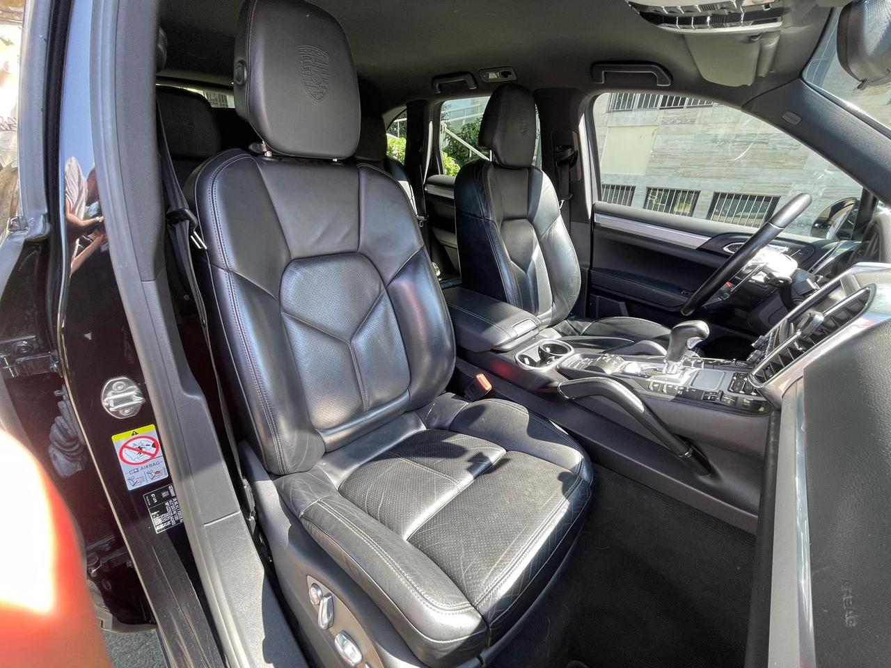 Porsche Cayenne Platinum Edition 3.0 #6240