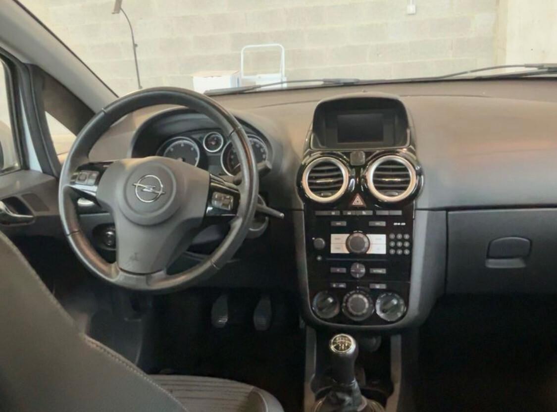 Opel Corsa 1.2 80CV 5 porte GPL