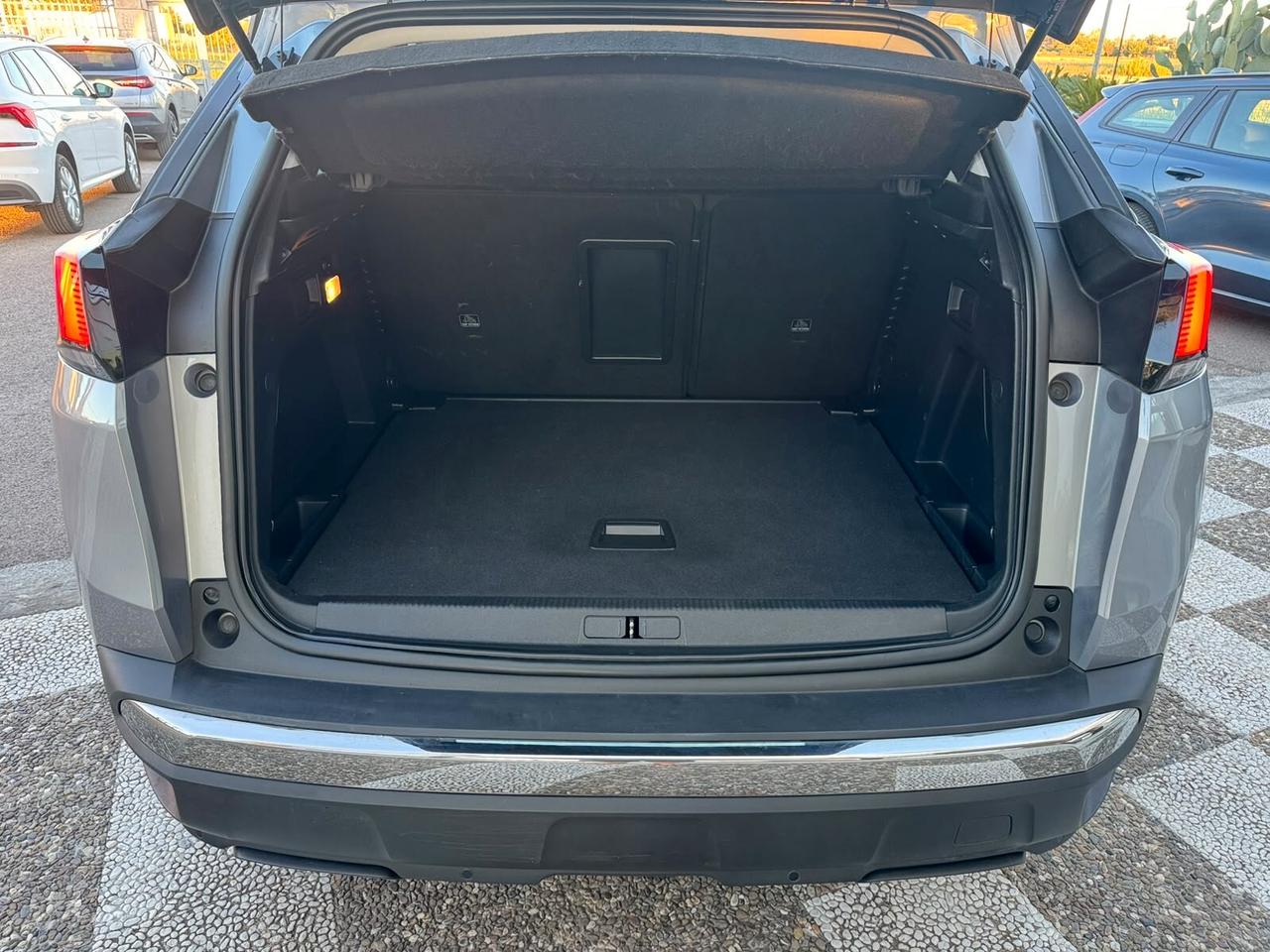 Peugeot 3008 BlueHDi 130 S&S EAT8 Business