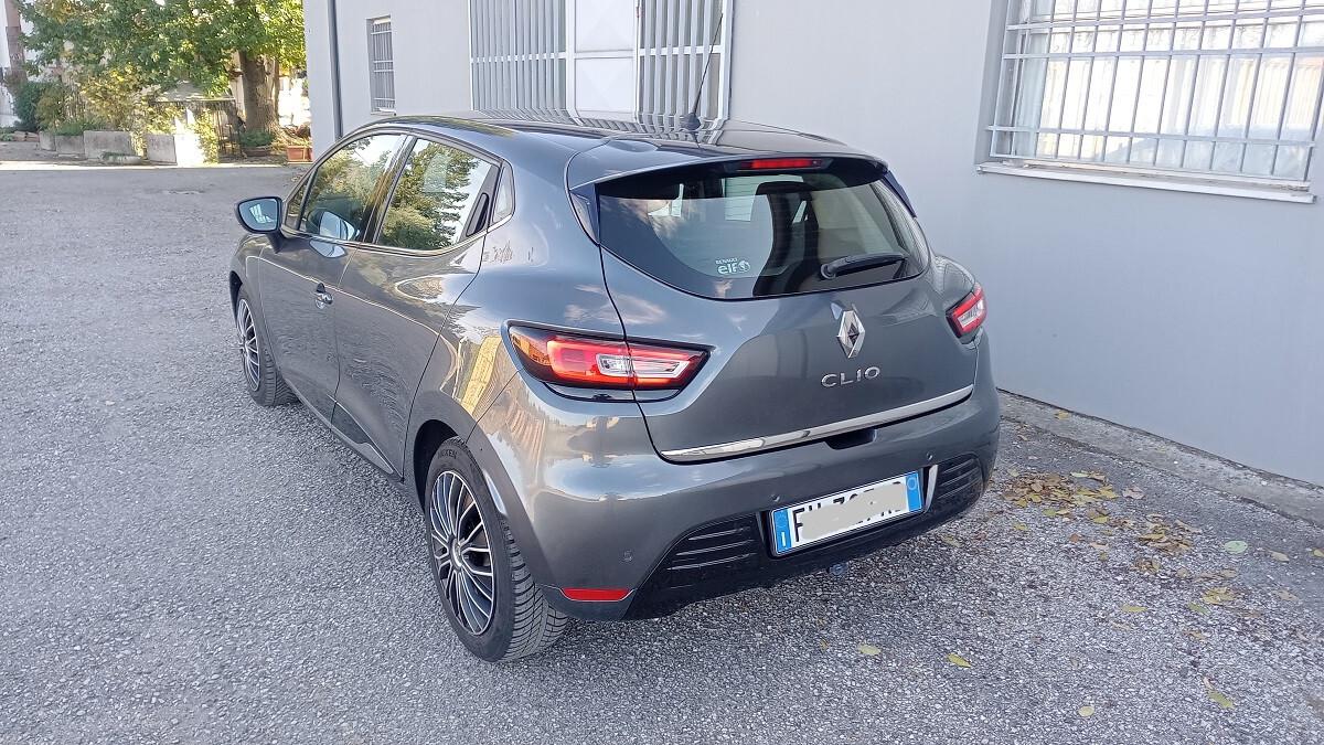 Renault Clio 1.5 dci Moschino Zen -