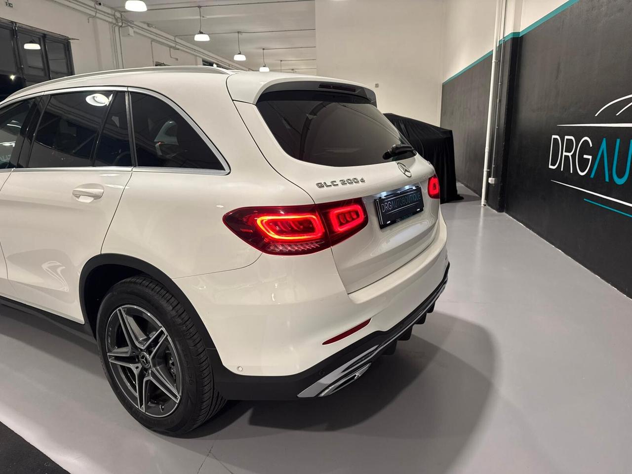 Mercedes-Benz GLC 200 d 4Matic Premium AMG Line/19"/PNEUM/FULL LED