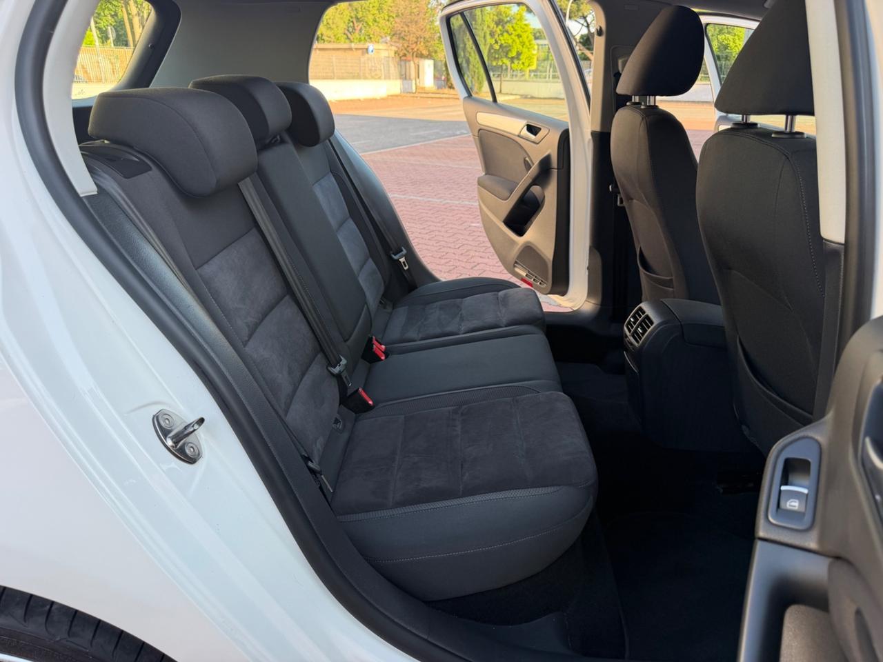 Volkswagen Golf 2.0 TDI Highline *KM 29.000*LED