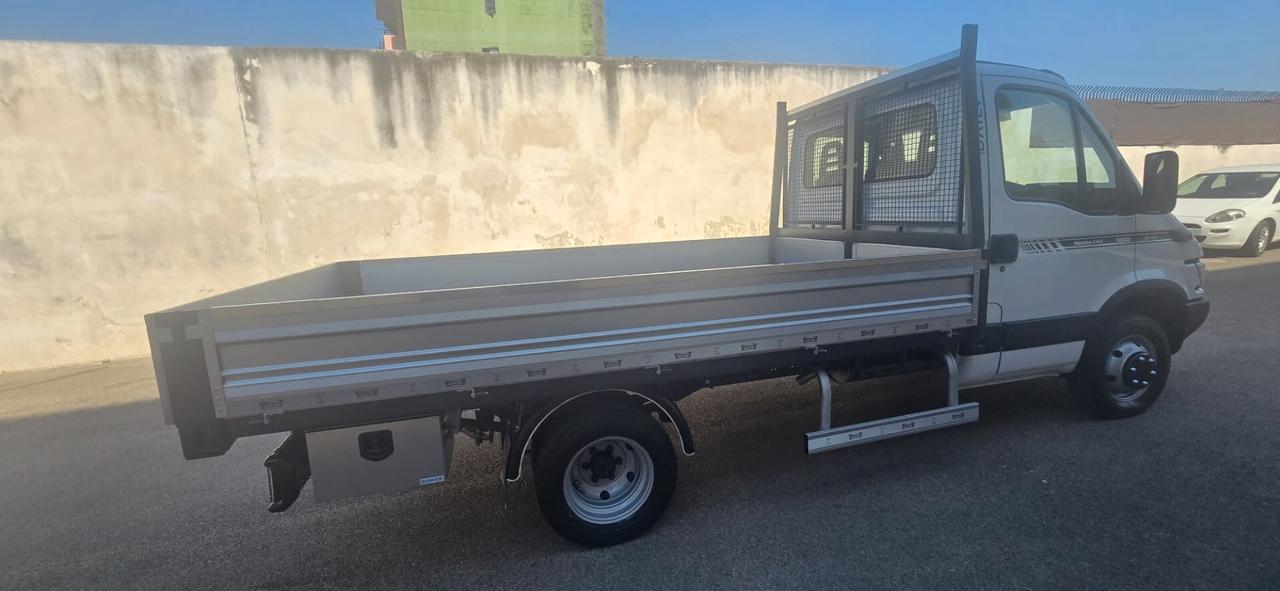 IVECO DAILY M0T0RE 2.800