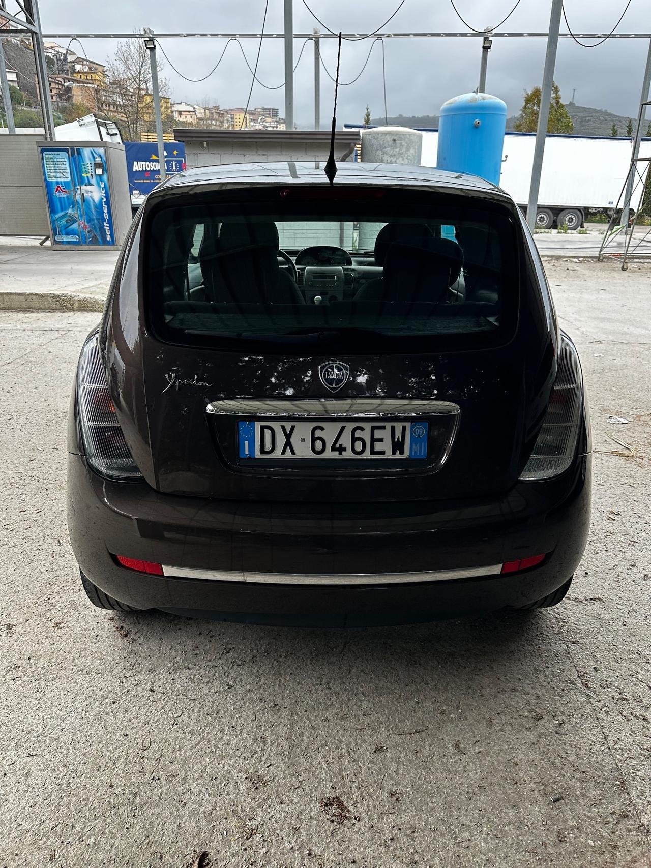 Lancia Ypsilon 1.4 Platino Ecochic GPL