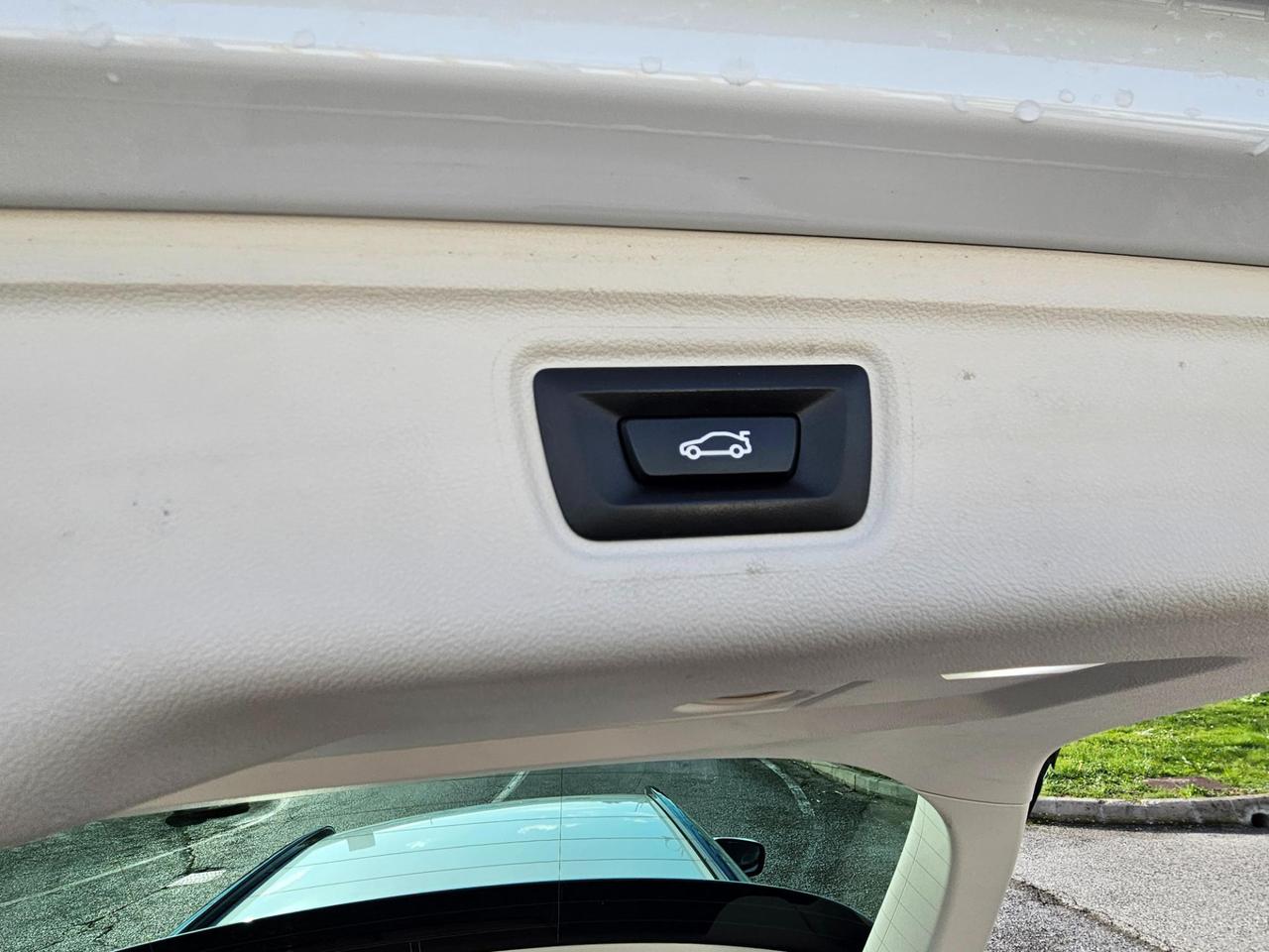 BMW 318 d Touring mhev 48V auto/Restyling