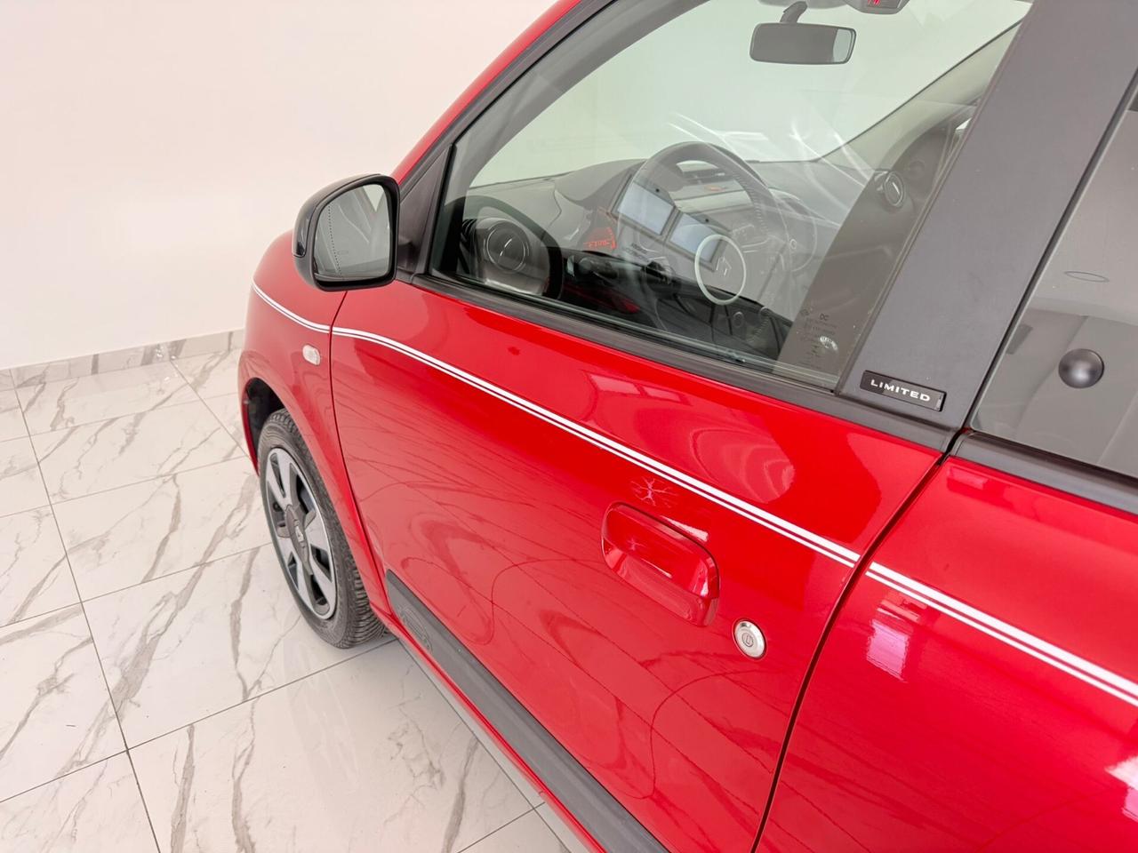 RENAULT TWINGO LIMITED 21.000 KM