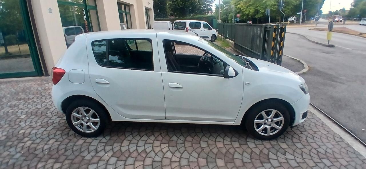 Dacia Nuova Sandero 1.2 GPL neopatentati
