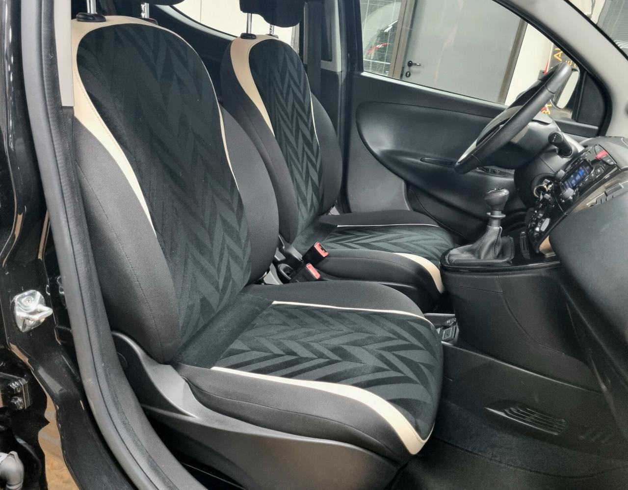 Lancia Ypsilon 1.2 69 CV 5 porte Gold