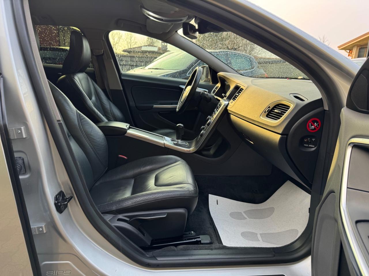 Volvo V60 D5 AWD Geartronic Summum