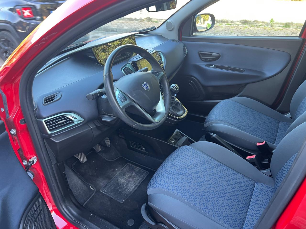 Lancia Ypsilon 1.2 69 CV 5 porte GPL Gold 2023