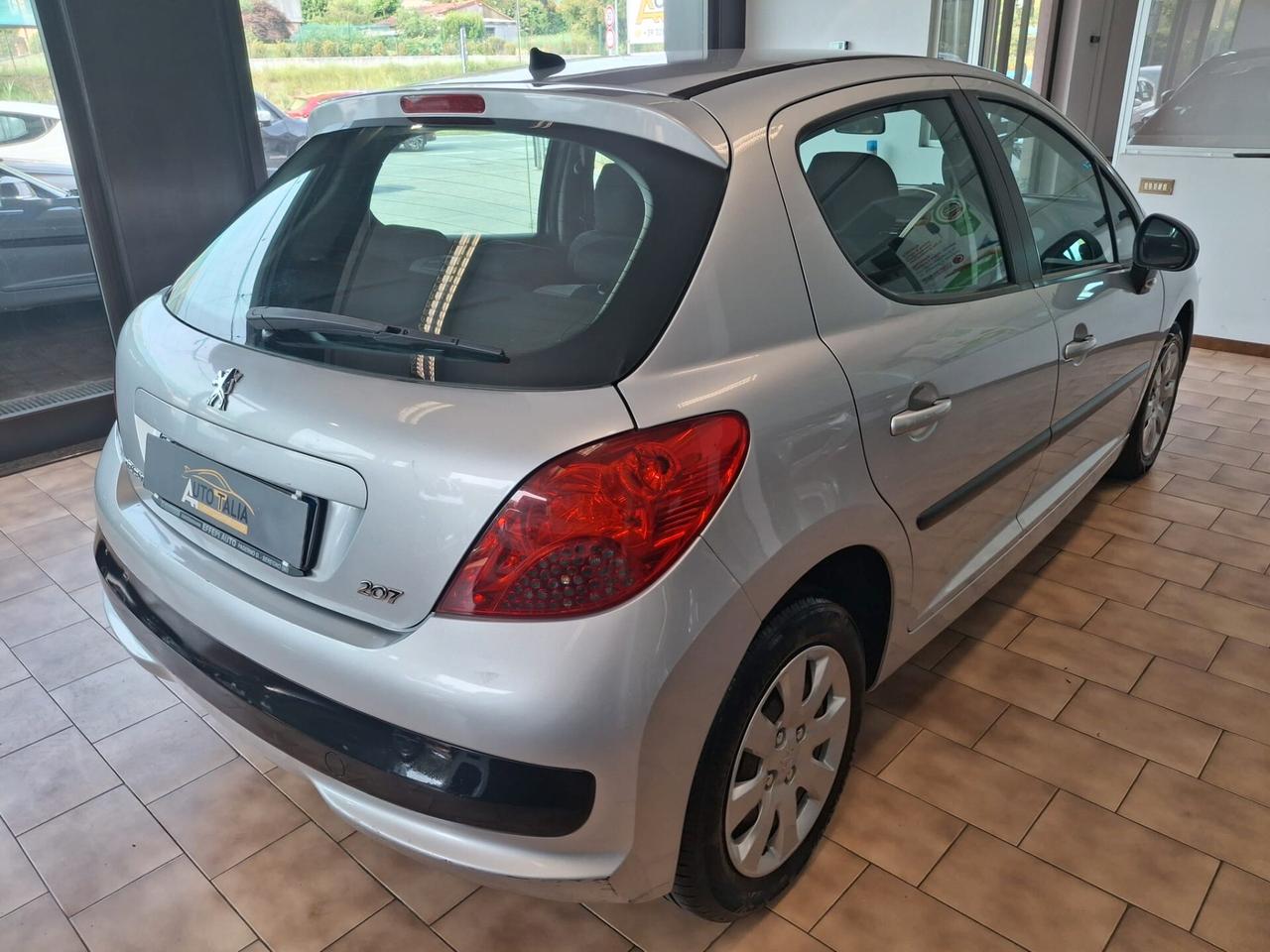 Peugeot 207 *5p 1.4 8v One-Line*NEOPATENTATI