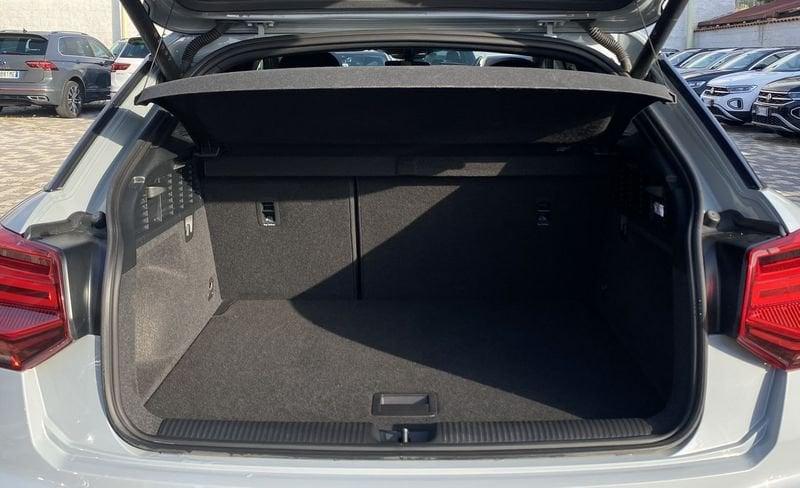 Audi Q2 S Line interno ed esterno 2.0 TDI 116CV s-tronic 30