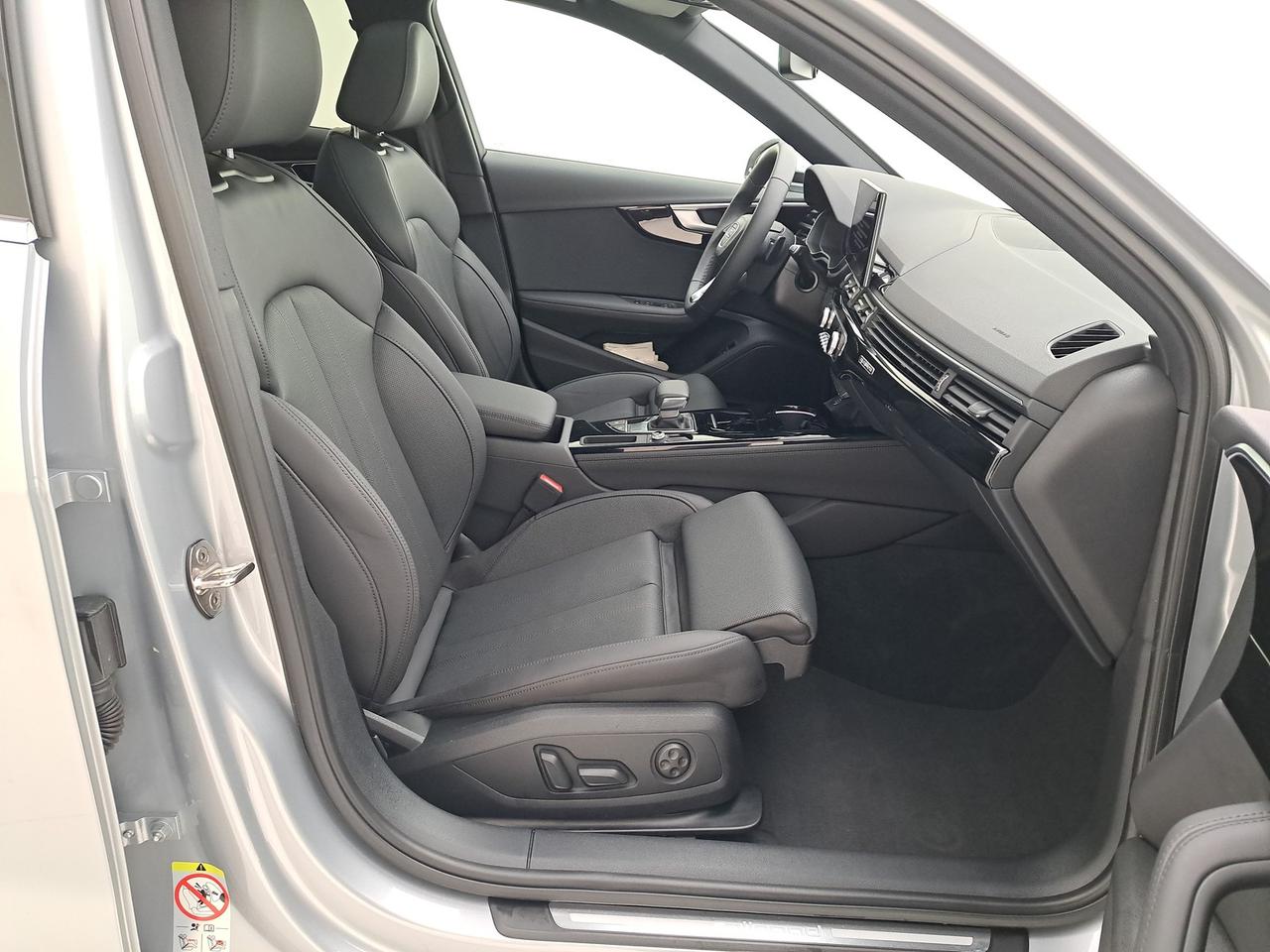 Audi A4 allroad allroad 40 2.0 tdi mhev identity contrast quattro 204cv s-tronic