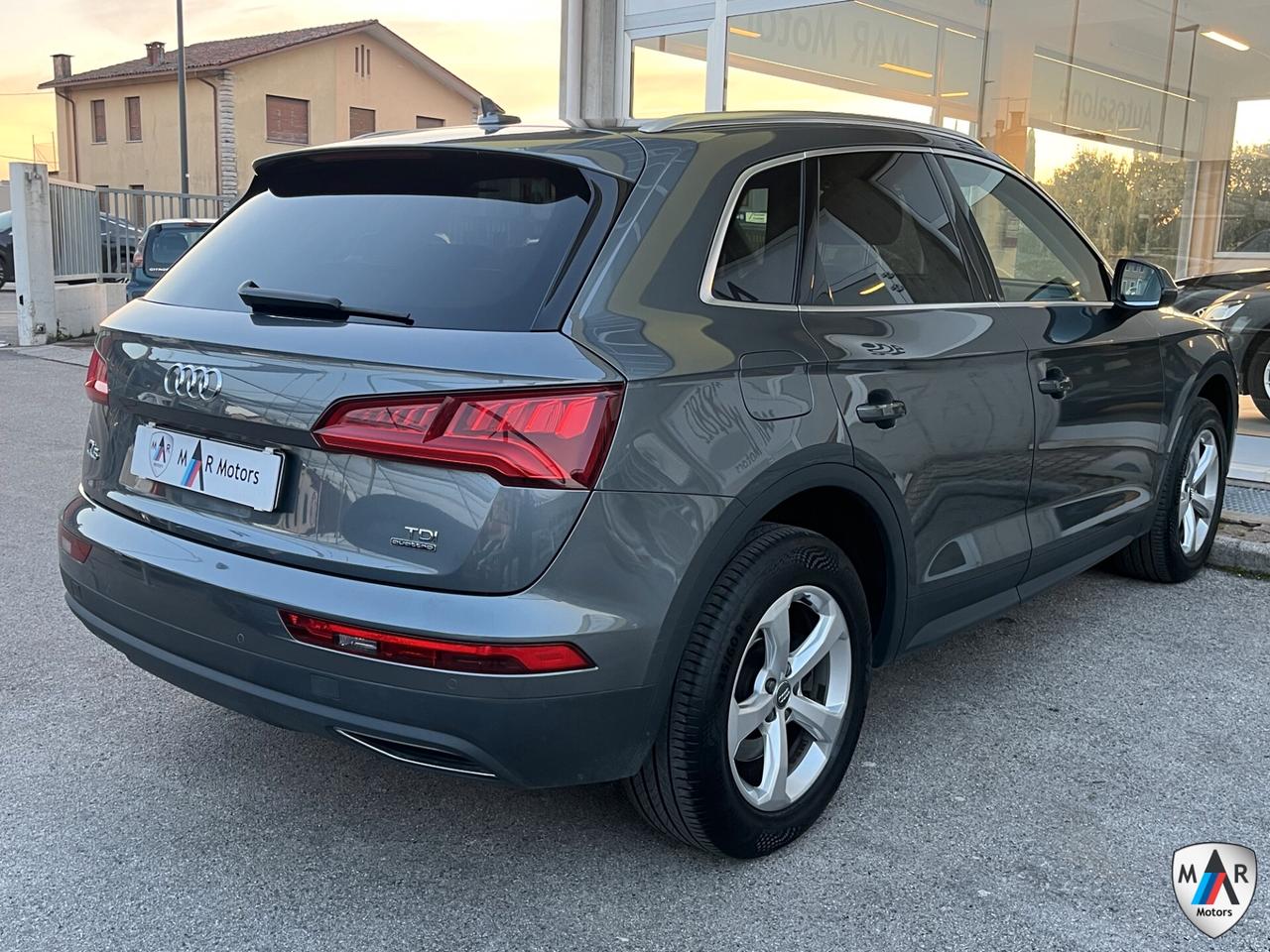 Audi Q5 40 TDI quattro S tronic Business Sport