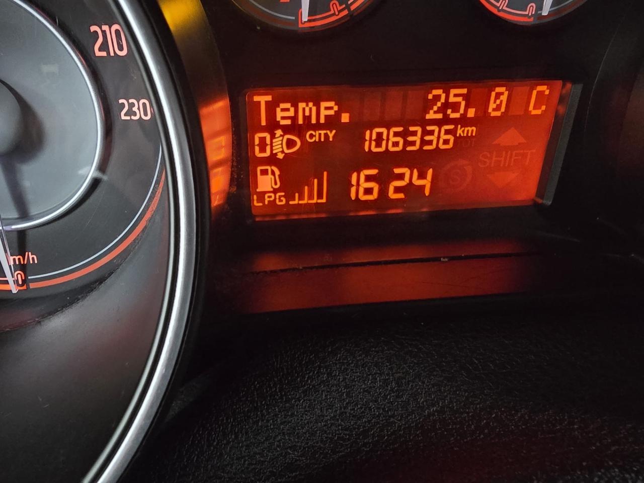 Fiat Punto Evo 1.4 gpl 77cv anno 2016 km 106000