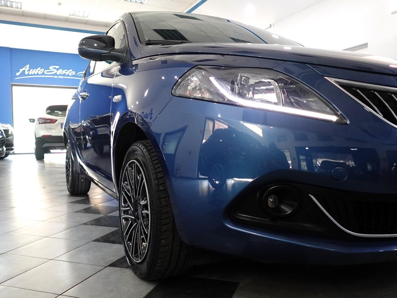 Lancia Ypsilon III 1.0 FIREFLY HYBRID 70 CV GOLD