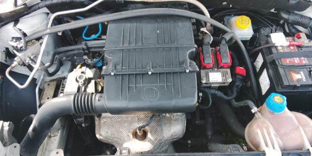 FIAT Punto 1.4 8V 5 porte Natural Power Lounge