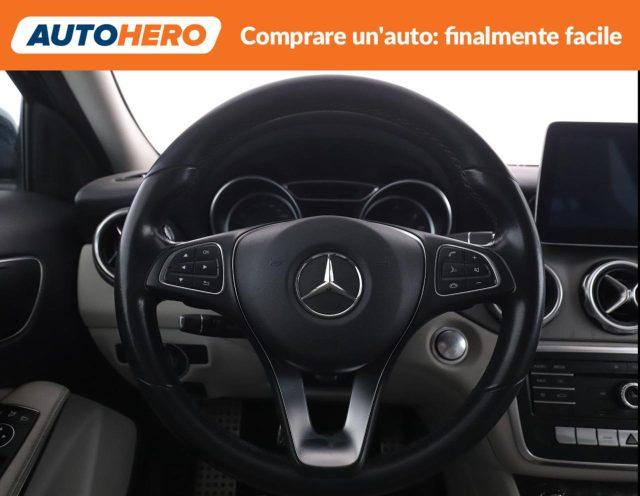 MERCEDES-BENZ GLA 200 d Automatic Premium