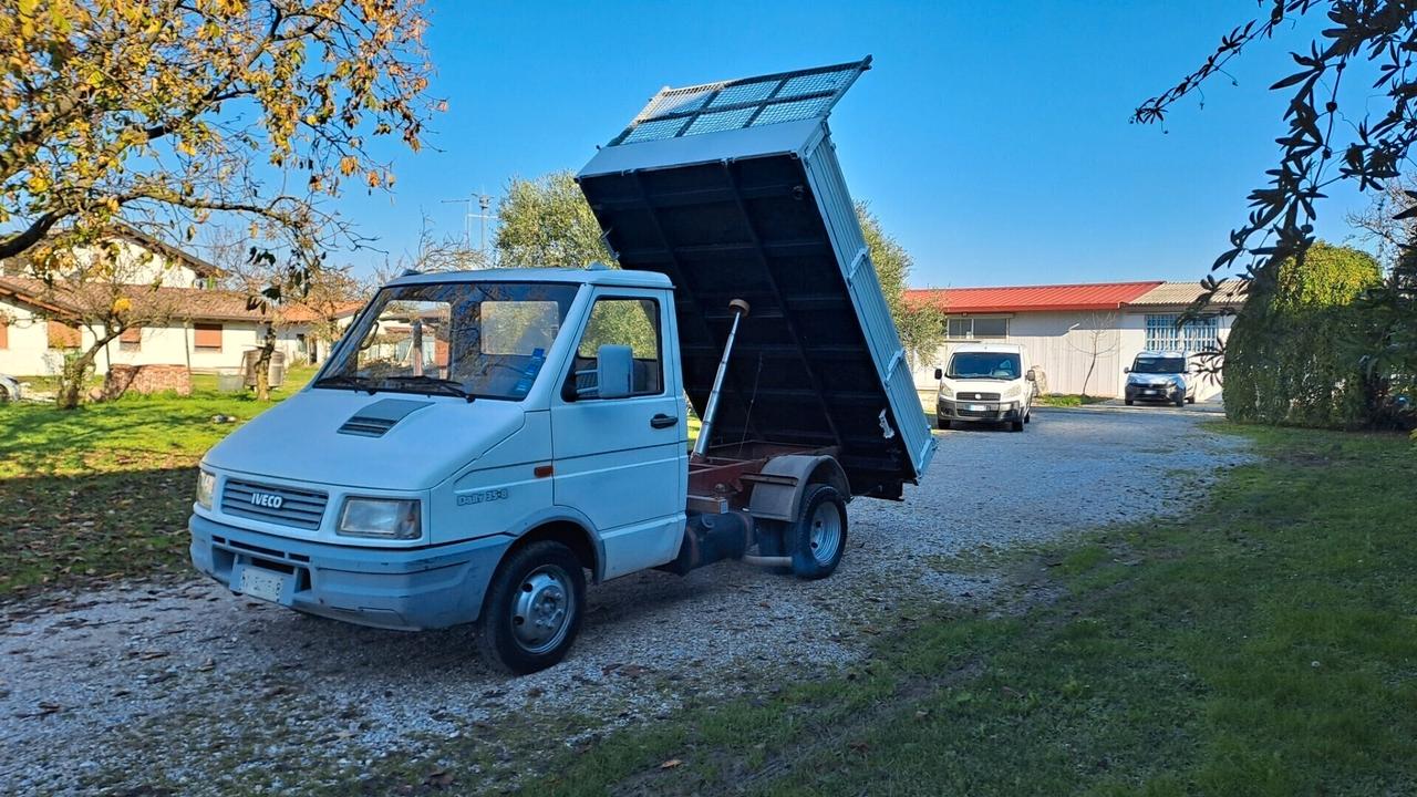 Iveco daily 35-8 RIBALTABILE tri laterale POCHI KM