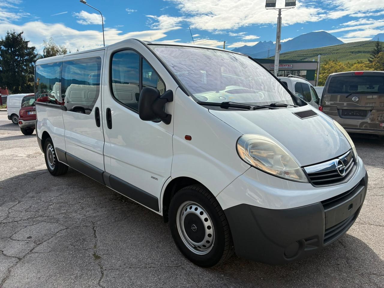 OPEL VIVARO 9POSTI 2.0 DCI PASSO LUNGO - GANCIO TRAINO