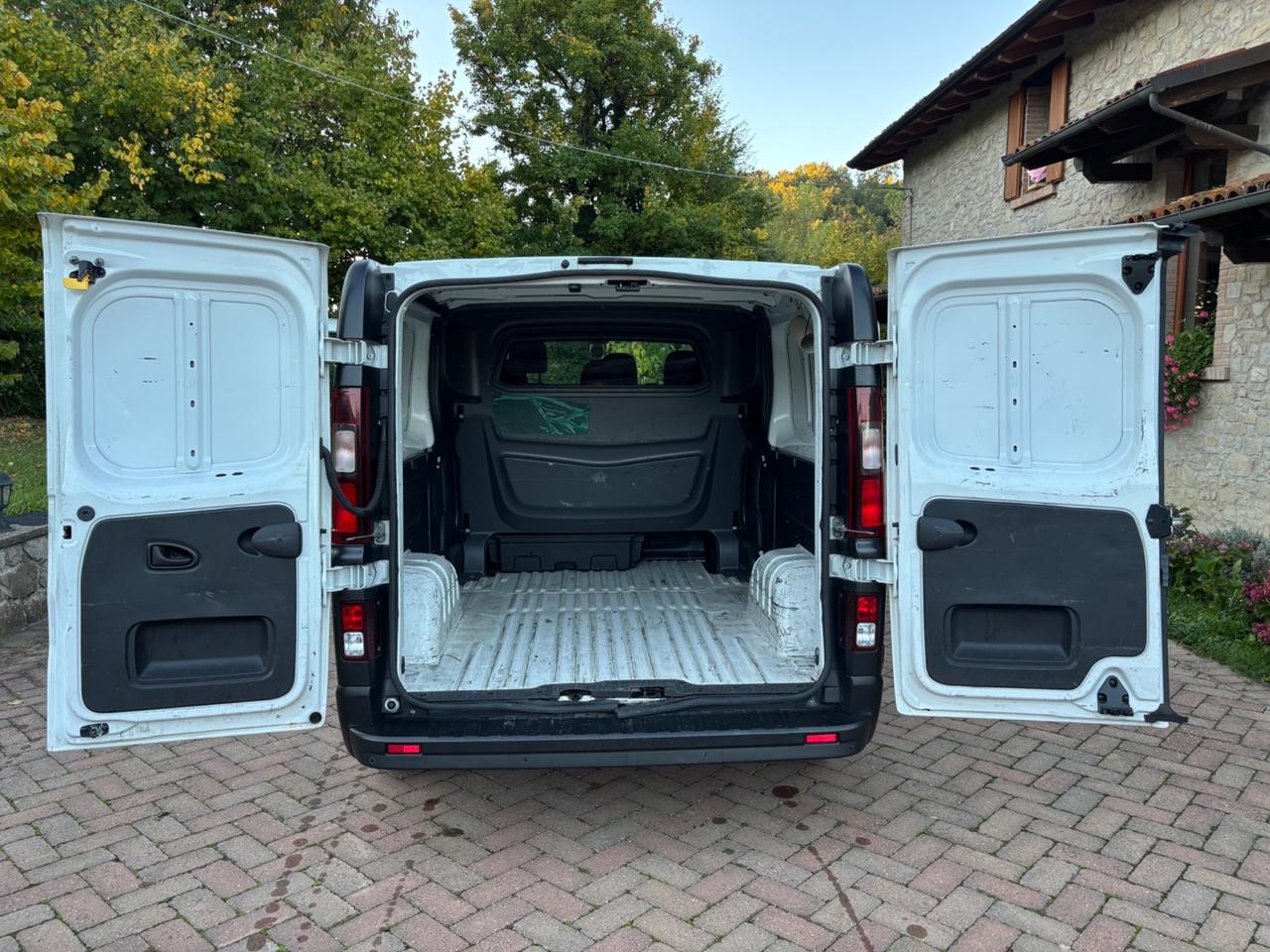 Renault Trafic T27 2.0 dCi 120CV 6 POSTI - 09/2020