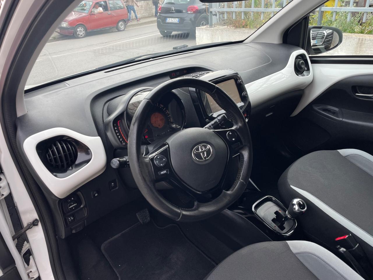 Toyota Aygo 1.0 VVT-i 69 CV 5 porte x-wave MMT