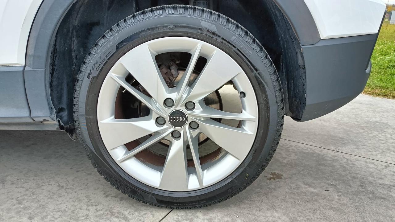 Audi Q2 30 TDI 115CV Admired 6m