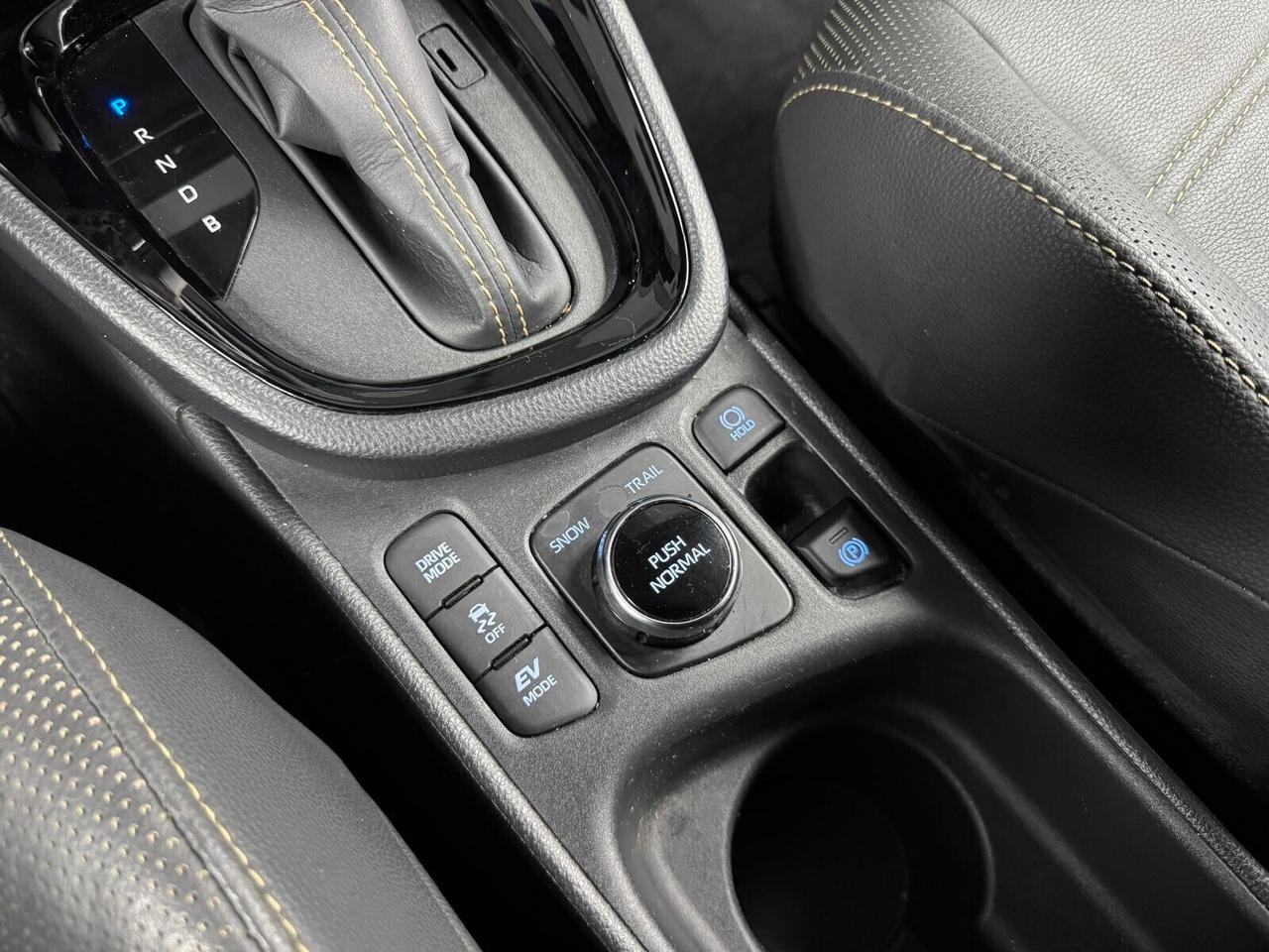 Toyota Yaris Cross 1.5 Hybrid 5p. E-CVT AWD-i Premiere (087)