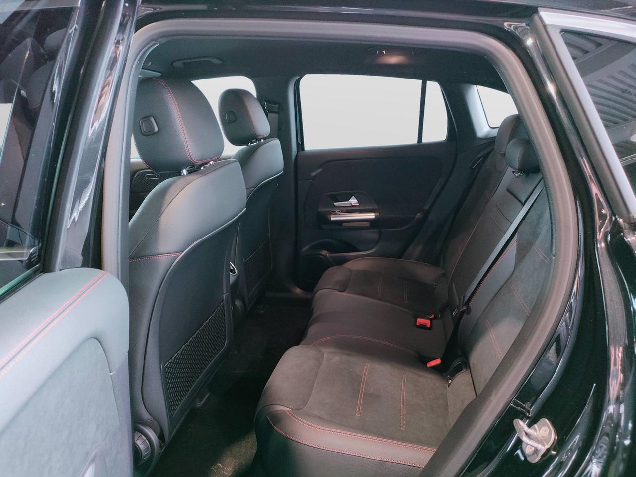Mercedes-Benz EQA 300 4MATIC