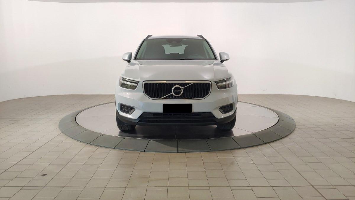 VOLVO Xc40 D3 Geartronic Momentum Core N-1
