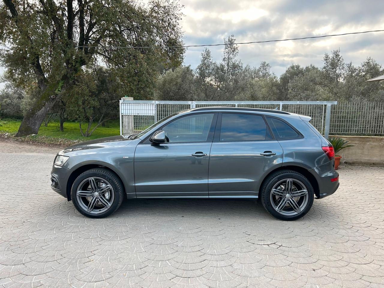 Audi Q5 3.0 V6 TDI 250 CV S-LINE