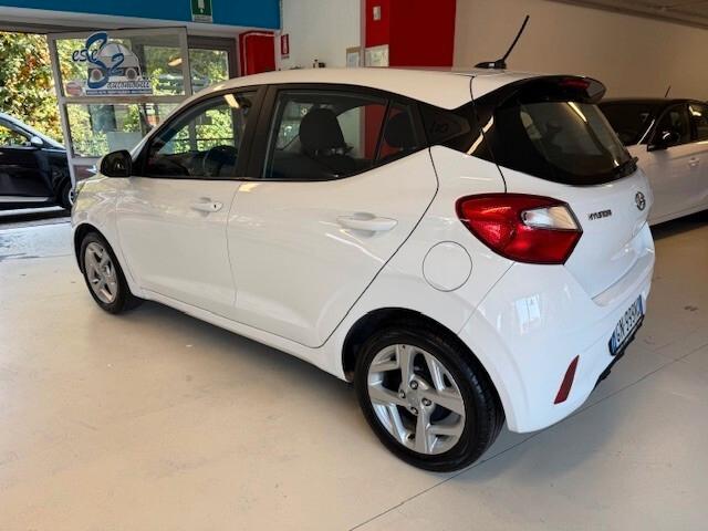 HIUNDAY I10 1.0 BENZINA TECH FULL OPTIONALS ADATTA A NEO PATENTATI