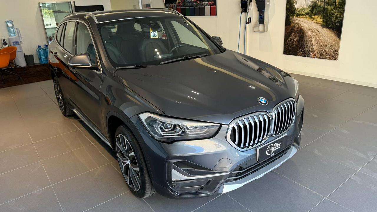 BMW X1 F48 2019 - X1 xdrive18d xLine