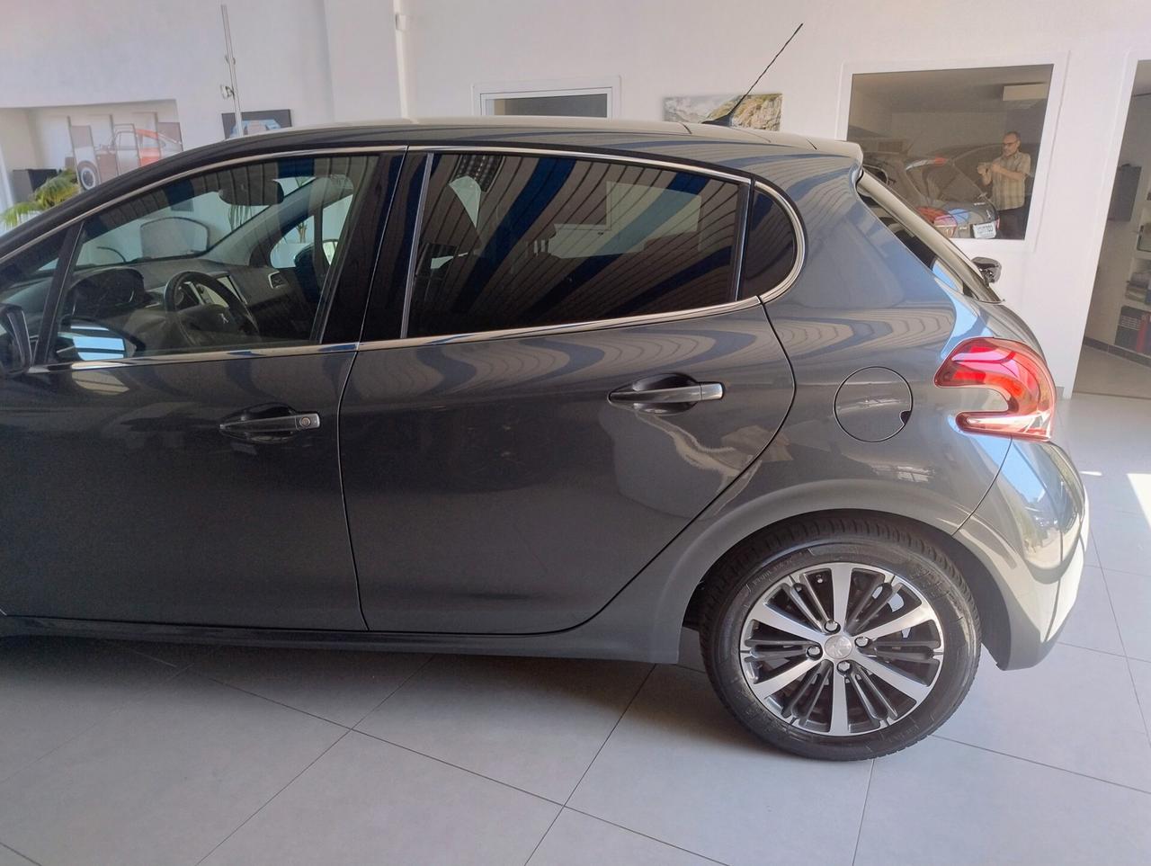 Peugeot 208 BlueHDi 100 S&S 5 porte Allure