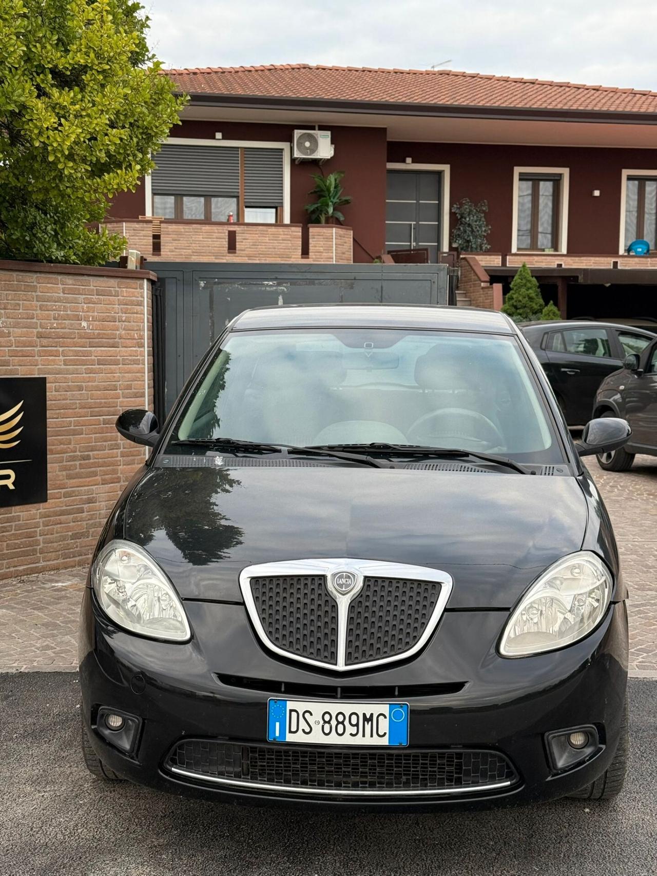 Lancia Ypsilon 1.2 Modamilano