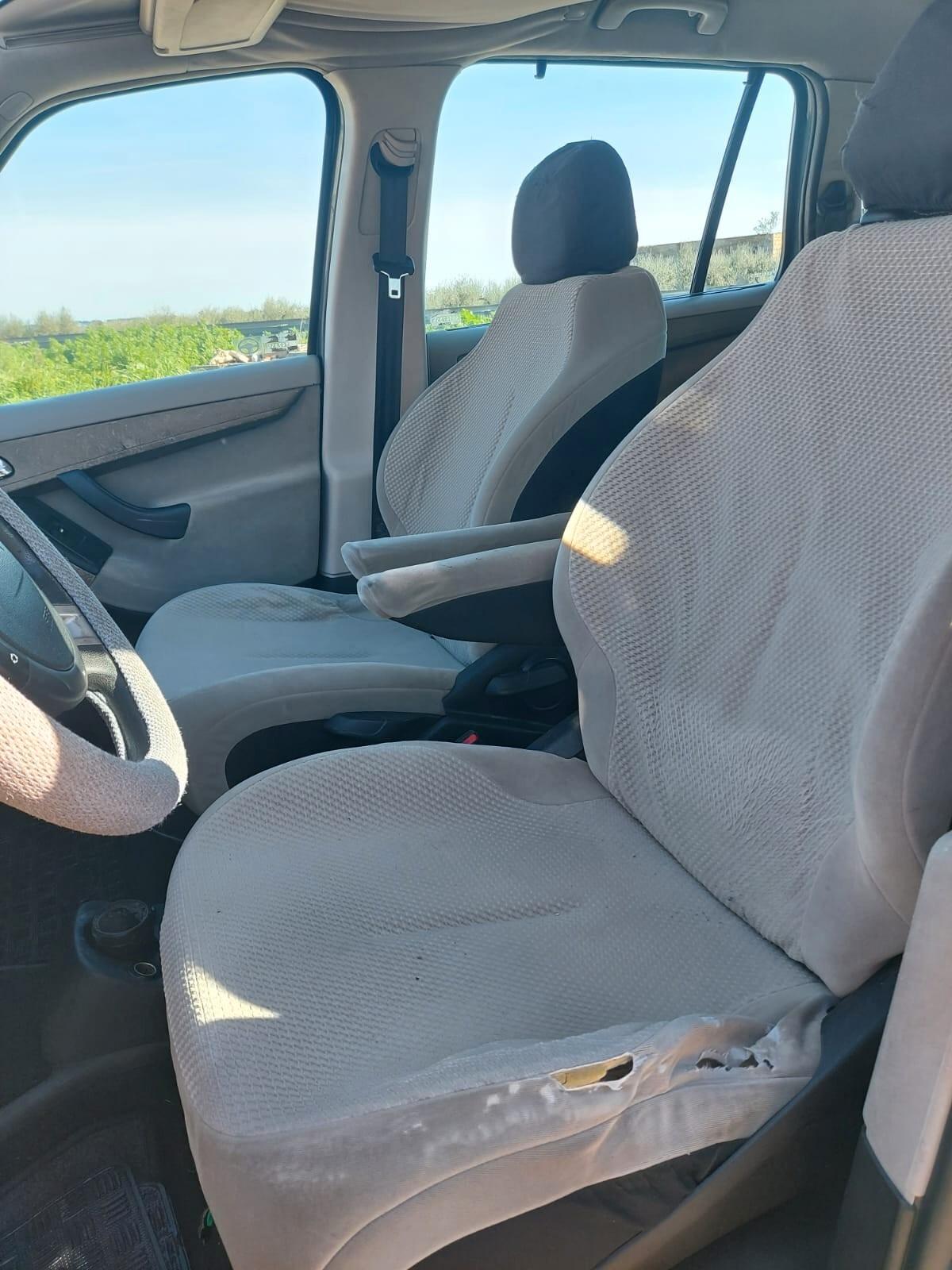 Citroen C4 Grand Picasso 1.6 HDi 110 Elegance 7 POSTI