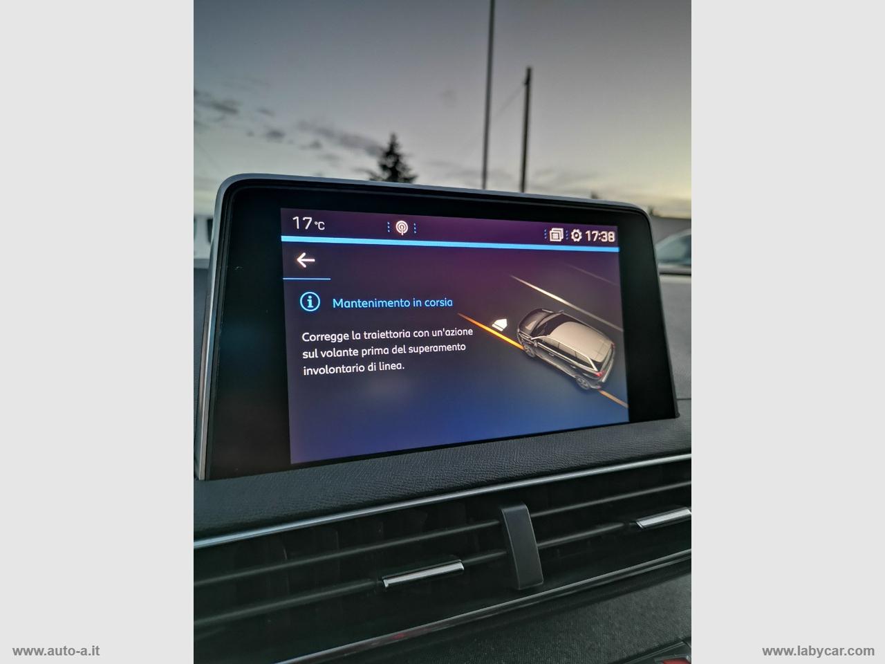 PEUGEOT 5008 BlueHDi 130 S&S EAT8 Crossway