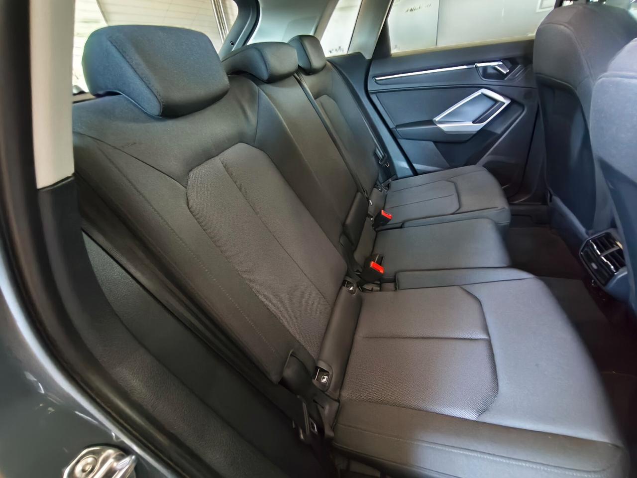 Audi Q3 35 TDI S tronic Business Advanced