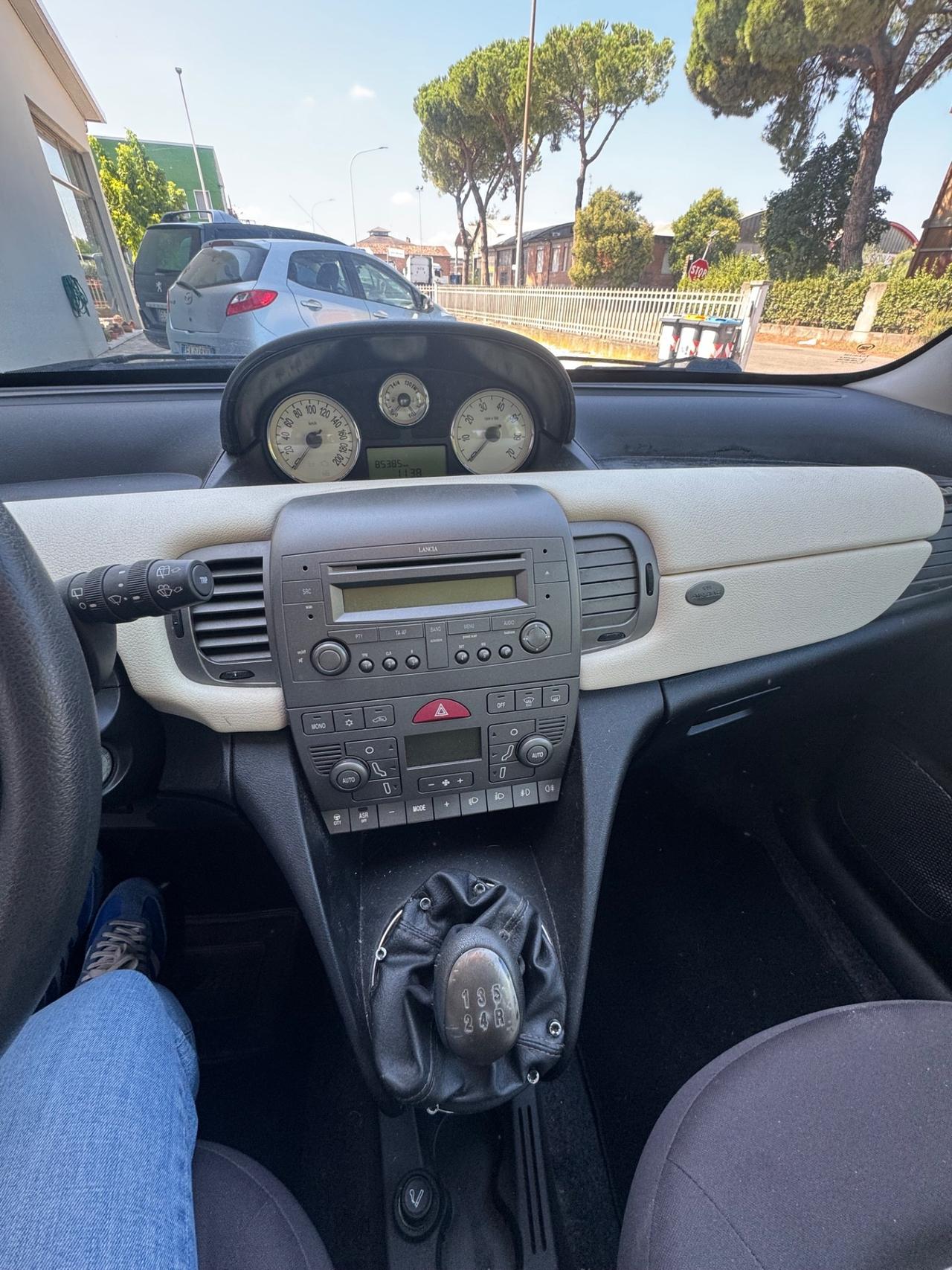 Lancia Ypsilon 1.4 Oro Giallo